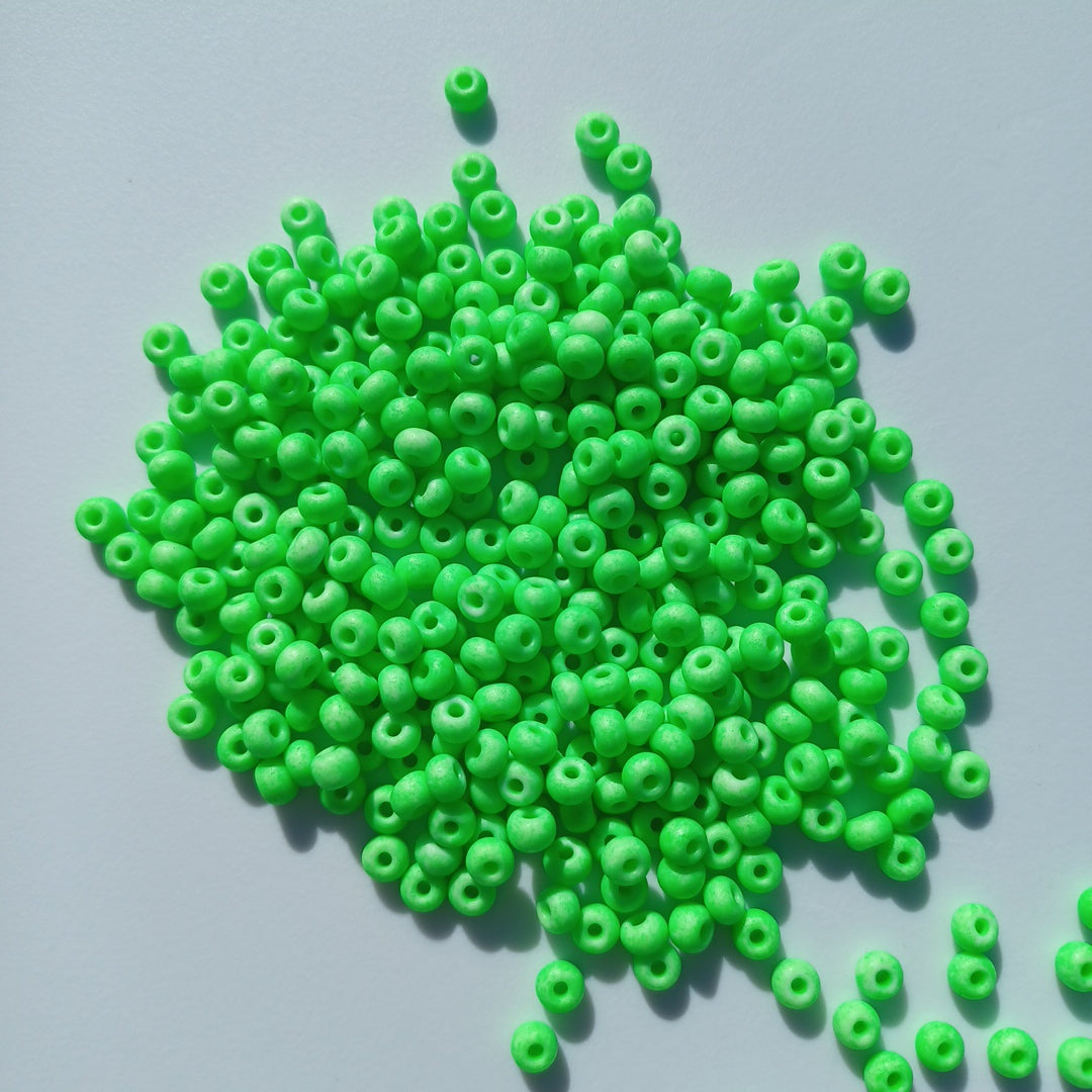 6/0 Pony Beads - Neon Opaque Green