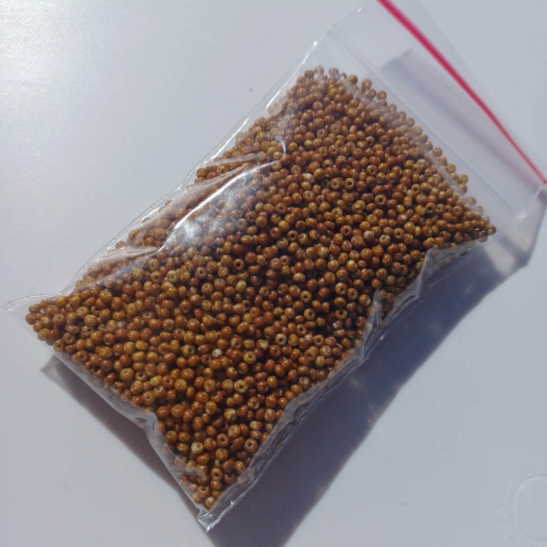 11/0 Czech Seed Beads, 1 Hank - Travertine on White